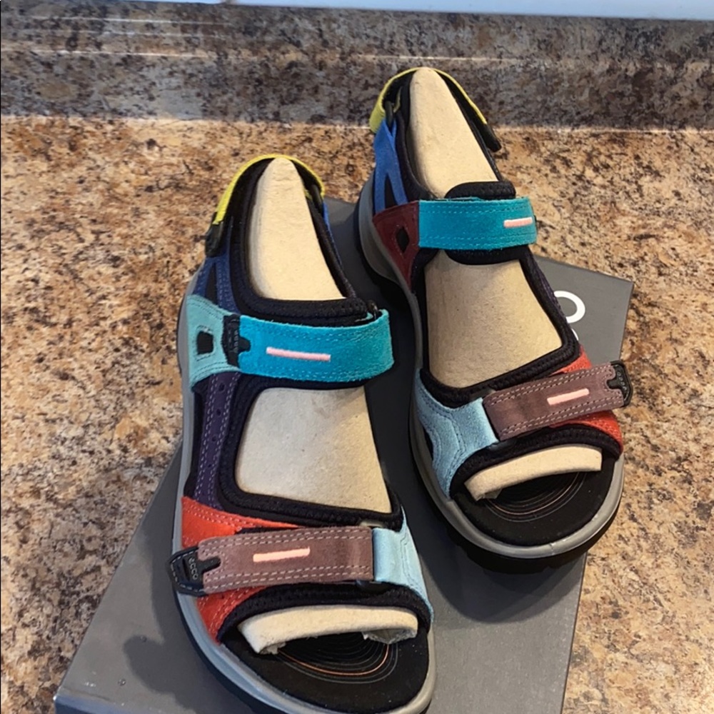 ecco sandals